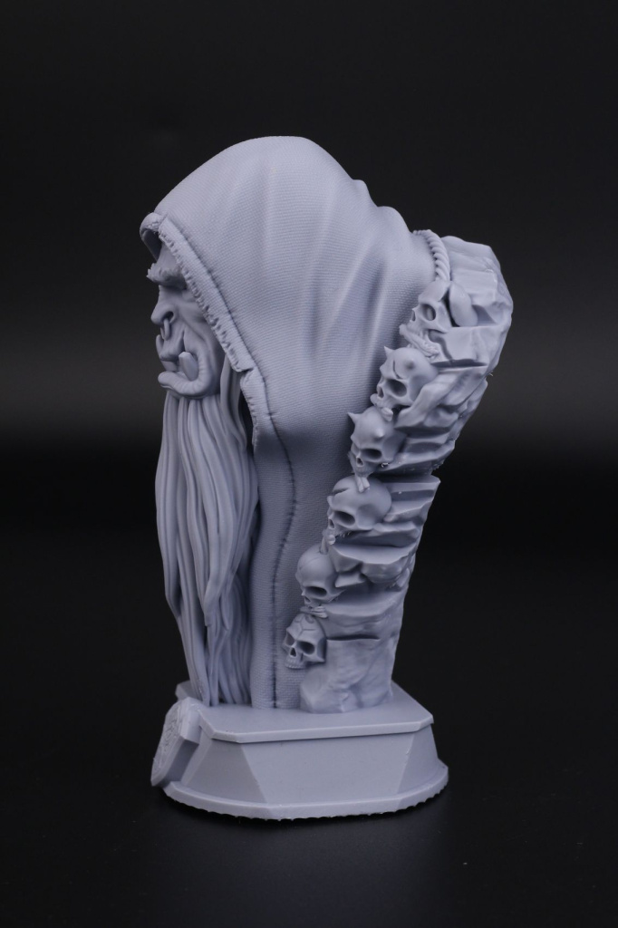 GulDan-Bust-from-Fotis-Mint-Anycubic-Photon-D2-Review3.jpg