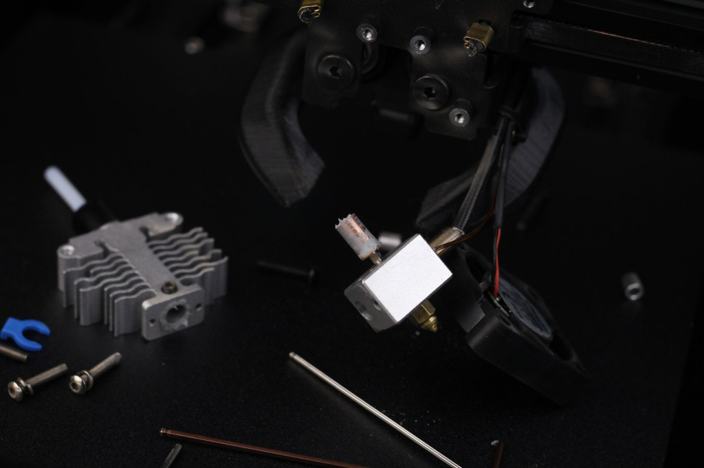 Creality-Ender-5-S1-Hotend-Bi-Metal-Heat-Break3.jpg Creality-Ender-5-S1-Hotend-Bi-Metal-Heat-Break3.jpg