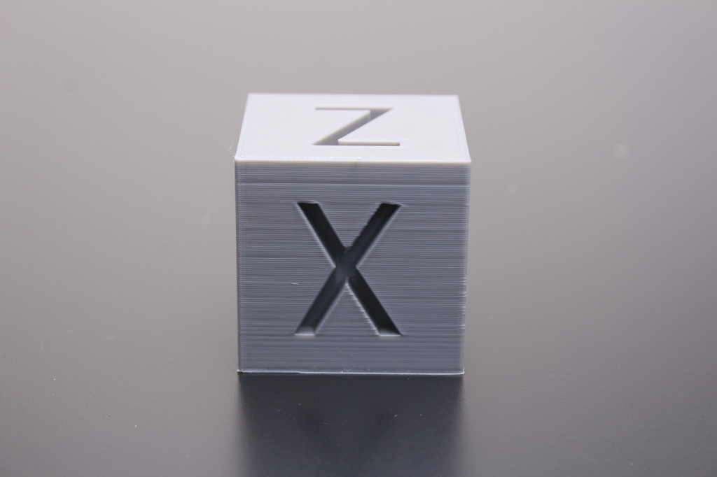 200-Calibration-Cube-Regular-Grey-PLA-Bad-Lighting.jpg