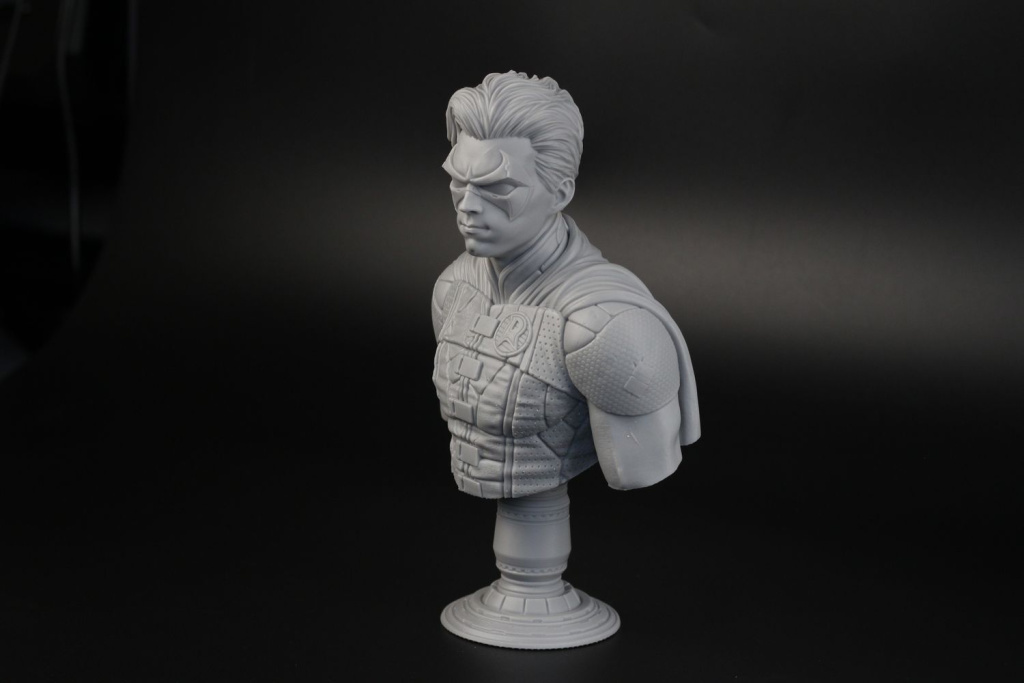 Robin-Bust-printed-on-Creality-Halot-Mage-Pro4.jpg Robin-Bust-printed-on-Creality-Halot-Mage-Pro4.jpg