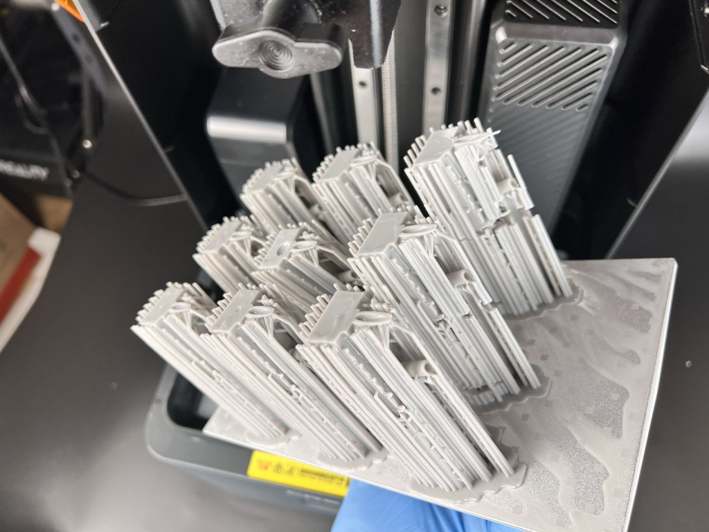 Halot-Mage-Pro-170mmh3.jpg Halot-Mage-Pro-170mmh3.jpg