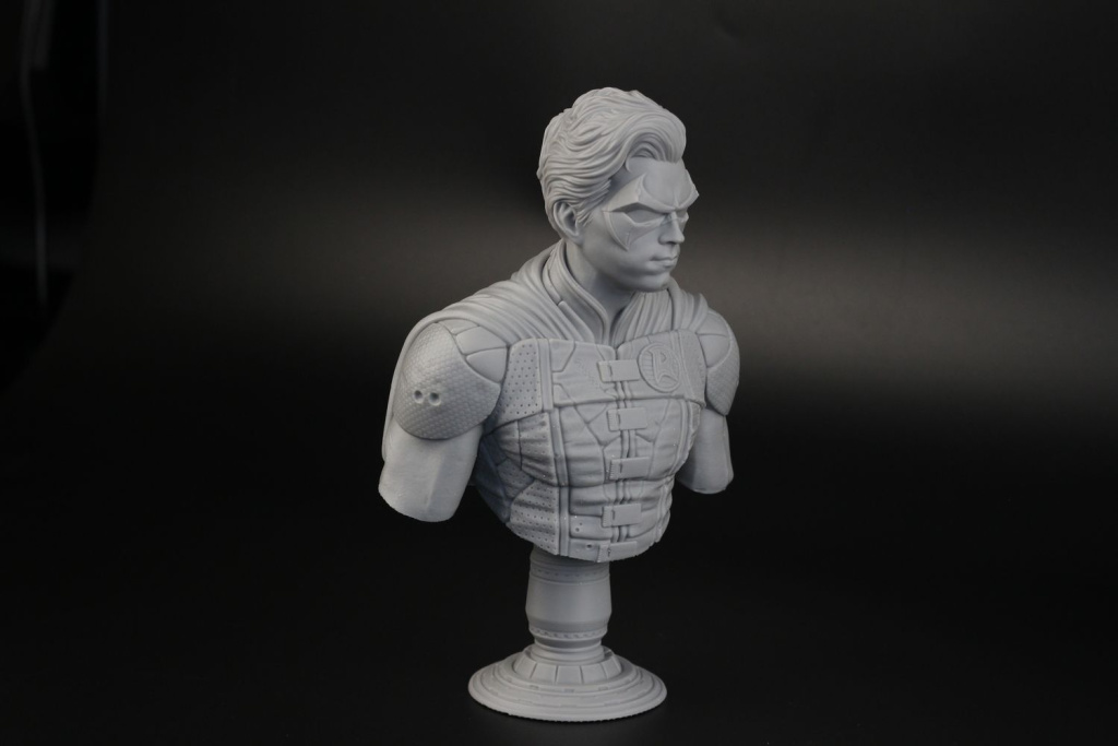 Robin-Bust-printed-on-Creality-Halot-Mage-Pro3.jpg Robin-Bust-printed-on-Creality-Halot-Mage-Pro3.jpg