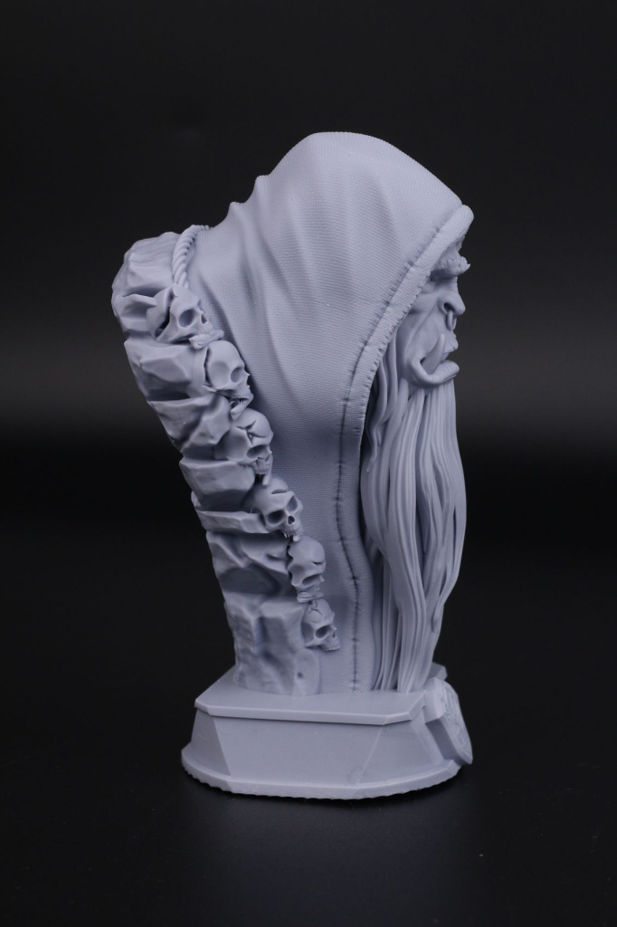 GulDan-Bust-from-Fotis-Mint-Anycubic-Photon-D2-Review2.jpg