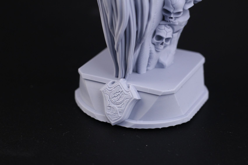 GulDan-Bust-from-Fotis-Mint-Anycubic-Photon-D2-Review7.jpg