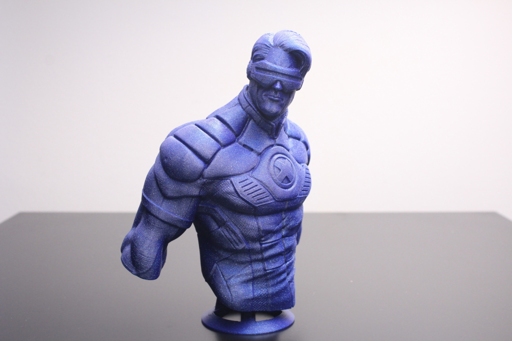 Cyclops-printed-with-Glint-filament-Bad-Lighting.jpg