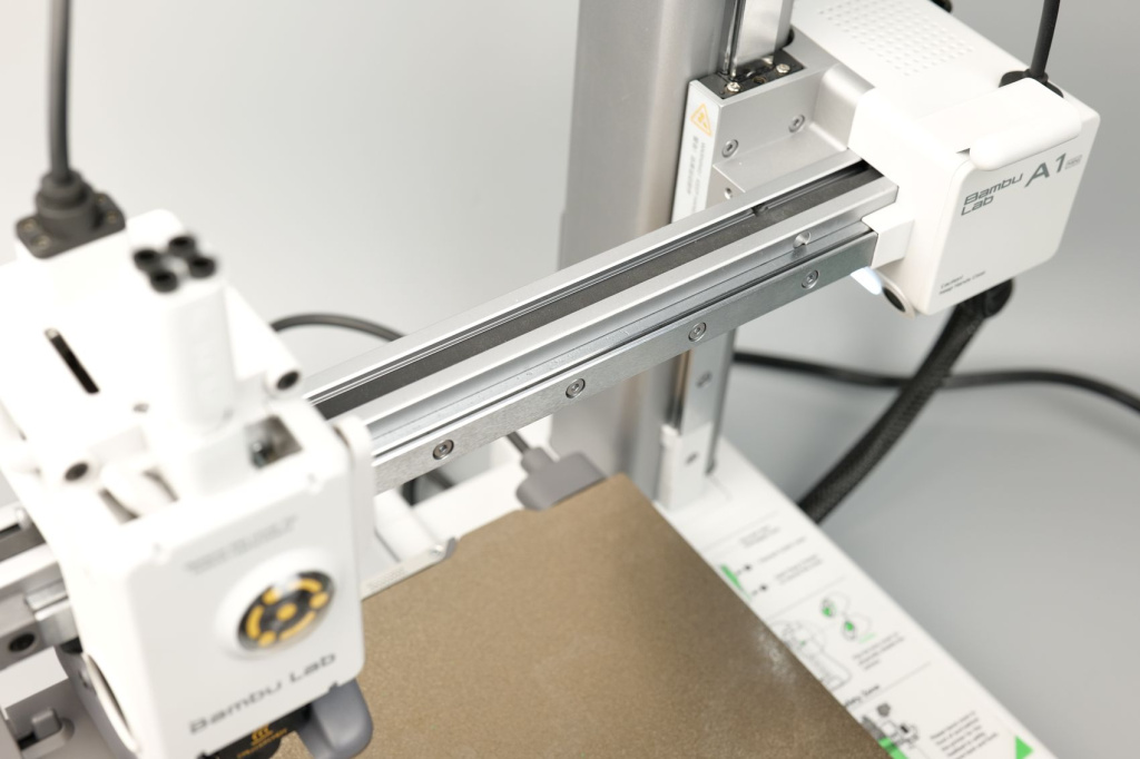 Bambu-Lab-A1-mini-linear-rails1.jpg