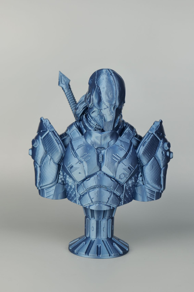 Deathstroke-Bust-PLA-print-on-Bambu-Lab-A1-Mini1.jpg